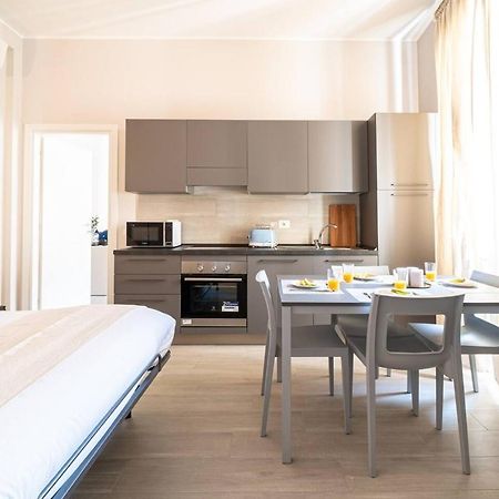 Easylife - Accogliente Residenza A Due Passi Dal Duomo Apartamento Milão Exterior foto